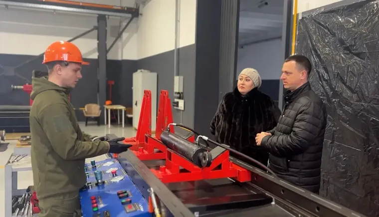 photo_5467678120581205638_y