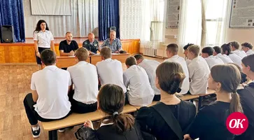 Полицейские совместно с общественным советом провели уроки правовых знаний для несовершеннолетних