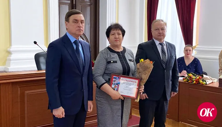 С Днем работников бытового обслуживания и жилищно-коммунального хозяйства на планерном совещании в администрации района сотрудников этой сферы поздравил глава Кавказского района Виталий Очкаласов