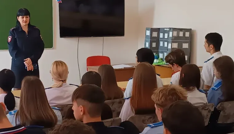 БОНДАРОВИЧ в техникуме соцразвития