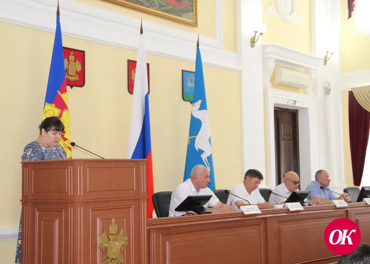 В Кропоткине в ближайшее время приступят к ремонту и обустройству детских игровых площадок, уличного освещения, дорожного покрытия и системы ливневых стоков