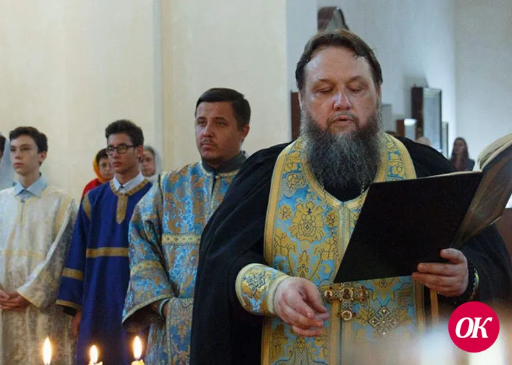 На праздничное богослужение в честь Рождества Пресвятой Богородицы в Покровский собор пришли десятки прихожан