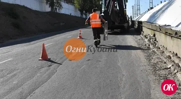 Ремонт дороги на улице Красной затрудняет проезд автомобилей