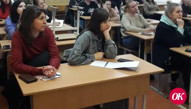 Правоохранители приняли участие в общешкольных родительских собраниях