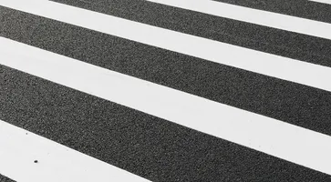 https://ognikubani.ru/wp-content/uploads/2023/10/black-and-white-white-floor-asphalt-pattern-line-black-monochrome-lane-circle-design-carpet-shape-flooring-pedestrian-crossing-road-surface-monochrome-photography-40779
