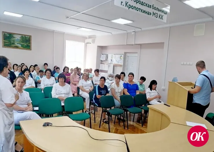 Полицейские проводят беседы по правилам кибербезопасности