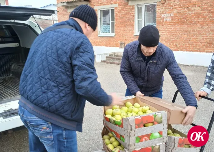 Жители станицы Темижбекской отправили гуманитарную помощь в краевой военный госпиталь