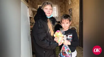 Волонтеры раздавали сладости