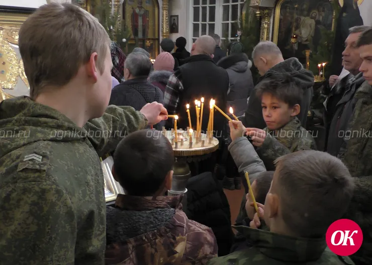 На предрождественской службе в Свято-Покровском соборе побывали воспитанники детского военно-патриотического клуба «Патриот»