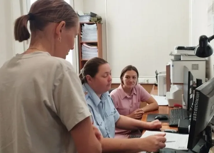 В Кавказском районе сотрудники полиции и общественники провели мастер-класс по созданию личного кабинета на Едином портале