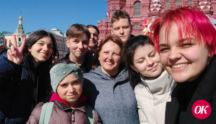 Двадцать учеников отделения изобразительного искусства Детской школы искусств станицы Казанской провели майские праздники в Москве