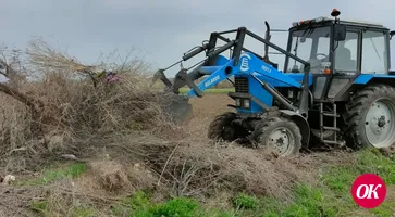 В Привольном сельском поселении к Пасхе навели порядок на кладбищах и вокруг Поклонного Креста