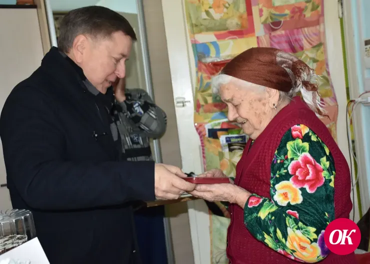 Вручение ветеранам юбилейной медали «80 лет Победы в Великой Отечественной войне 1941–1945 гг.», учрежденной по инициативе Президента России Владимира Путина продолжается в городе Кропоткине