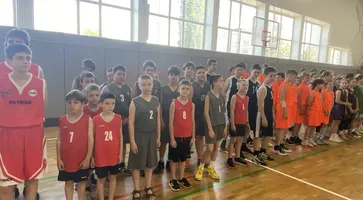 В честь Дня защиты детей открыт турнир по баскетболу