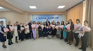 photo_5278526854627266247_y