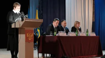 photo_5273926897404864728_y