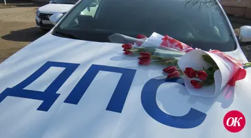 В Кавказском районе полицейские и общественники присоединились к ежегодной акции МВД «Цветы для автоледи»