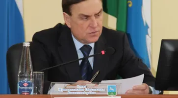 photo_5348035286787024813_y