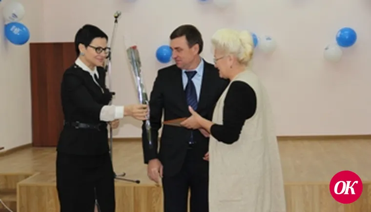 Соратники с цветами