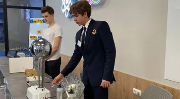 photo_5355180209697055823_y