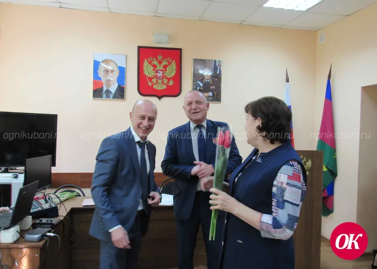 Руководство ОМВД России по Кавказскому району,  ветеранский актив и члены Общественного совета при ОМВД поздравили женщин с весенним праздником