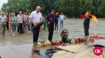 <strong>В Кропоткине в День памяти и скорби к Вечному огню возложили цветы</strong>