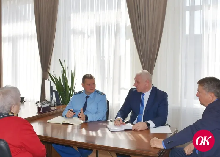 На приеме у прокурора района приняли решение по ряду острых благоустроительных проблем города