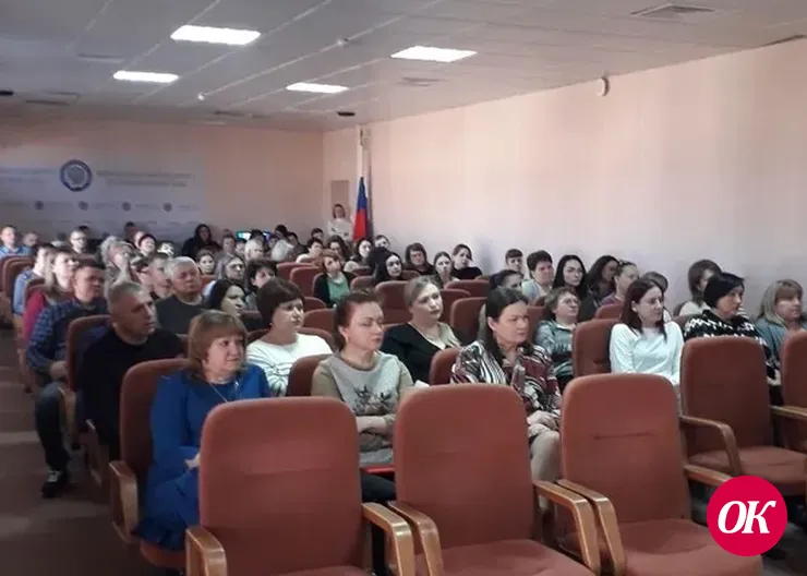 Полицейские пришли с беседой по правилам кибербезопасности в налоговую инспекцию