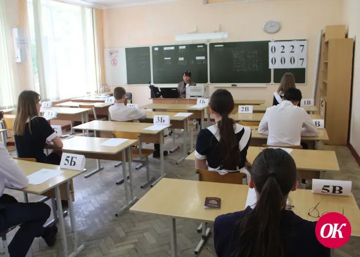Сегодня одиннадцатиклассники Кавказского района написали итоговое сочинение