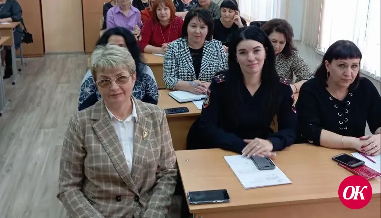 Сотрудники полиции, специалисты управления образования и завучи школ обсудили проблему девиантного поведения учащихся