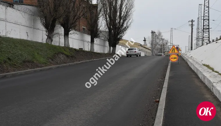 На отремонтированных дорогах Кропоткина сегодня наносят разметку