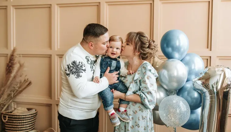 Как Коля жарил ночью курицу жене в роддом, или Лучший подарок к рождению сына — красный диплом