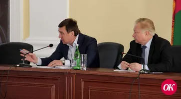 Глава Кавказского района Виталий Очкаласов на планерном совещании выразил беспокойство по поводу выбоин на доро-гах и призвал к наведению санитарного порядка