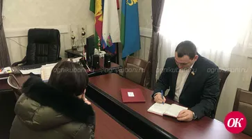 Молодые депутаты регулярно ведут прием граждан на своих избирательных округах