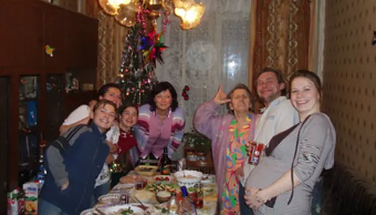 http://www.ognikuban.tw1.ru/wp-content/uploads/2017/01/zastole-odejda-novyy-godjpg