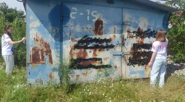 photo_5271996305310346767_y