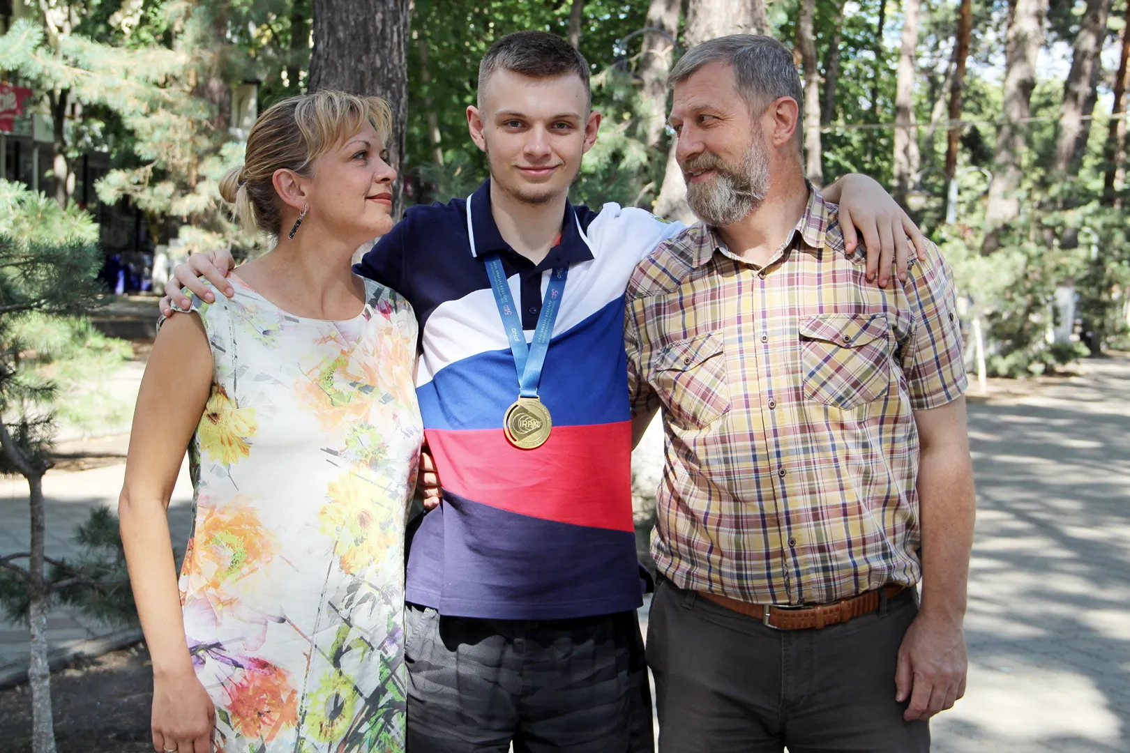 Елена и Илья Гашпар со своим замечательным сыном Алексеем.