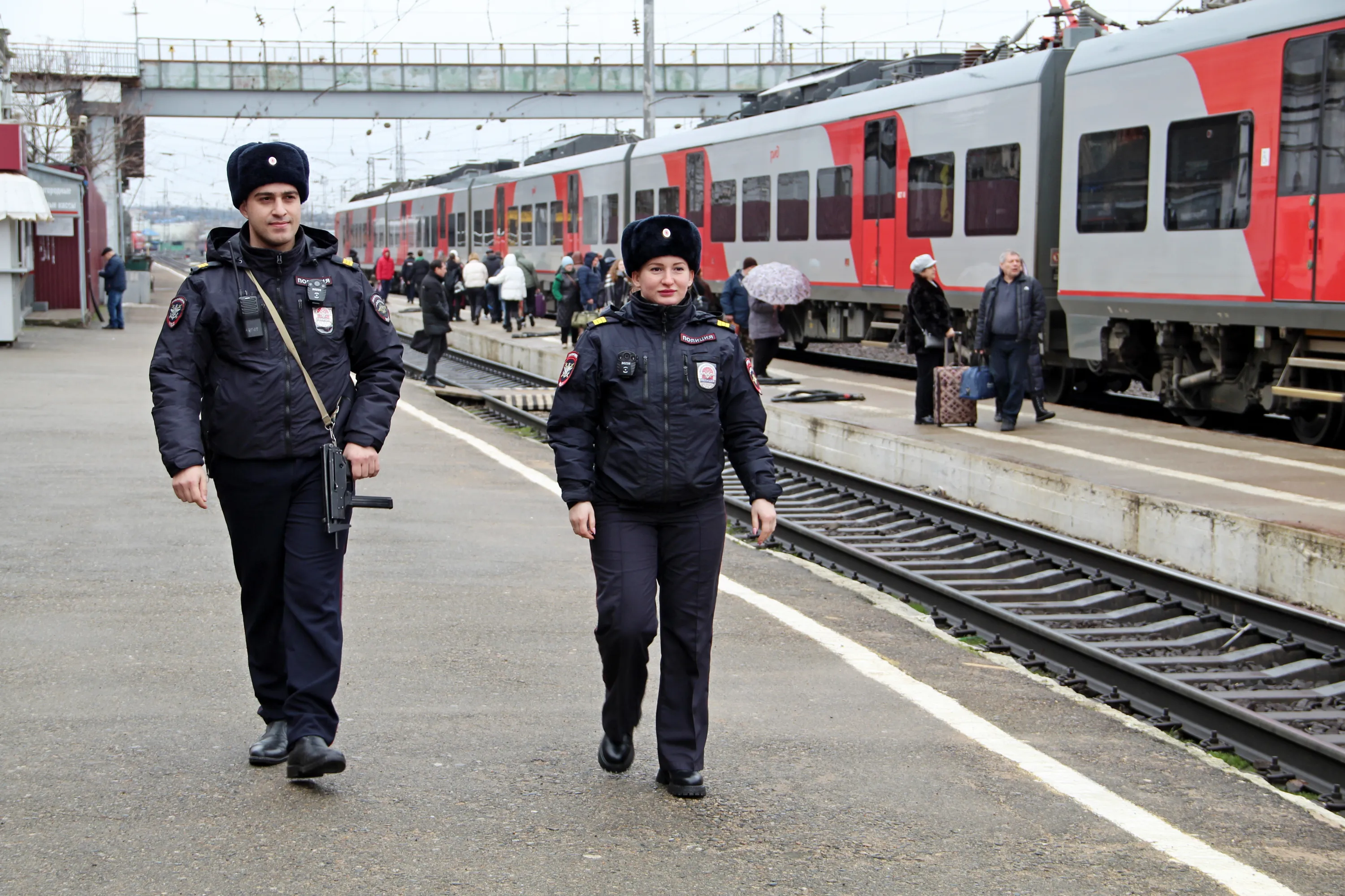 Транспортные полицейские Кавказского района признаны лучшими в  Северо-Кавказском округе - Огни Кубани